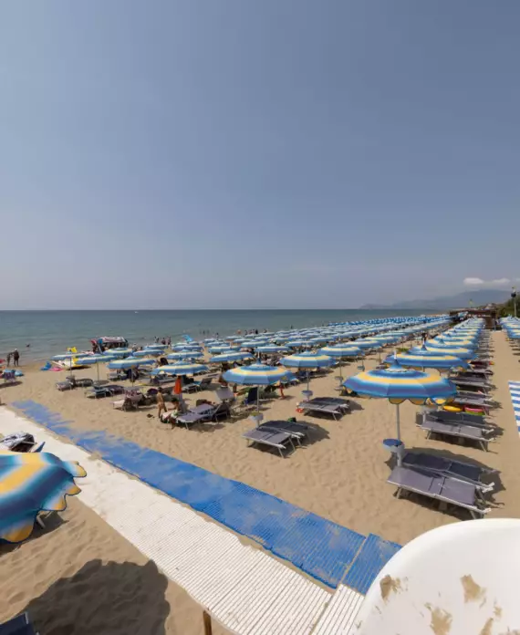 Ombrelloni e lettini